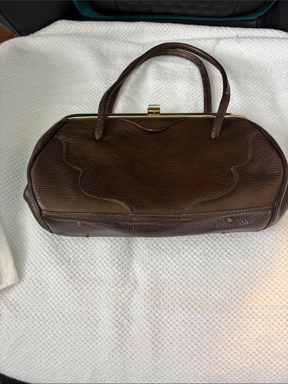 Classic Brown Leather Top-Handle Women's Bag Kiss Clasp handbag